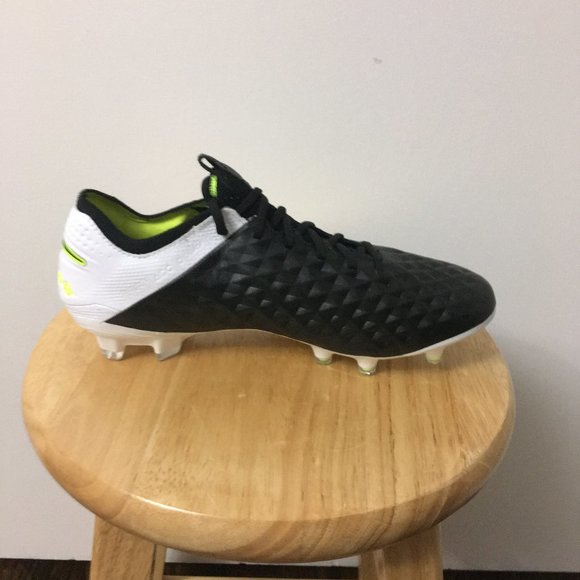 Nike Tiempo Legend 8 Elite FG B&W-Volt cleats - Picture 6 of 12